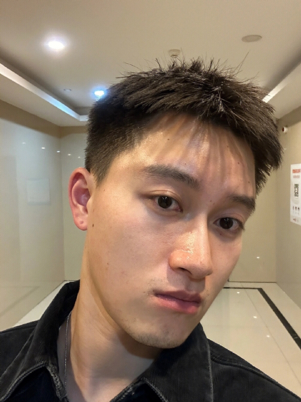 月光之下的第一张照片--澳门上门女婿服务网